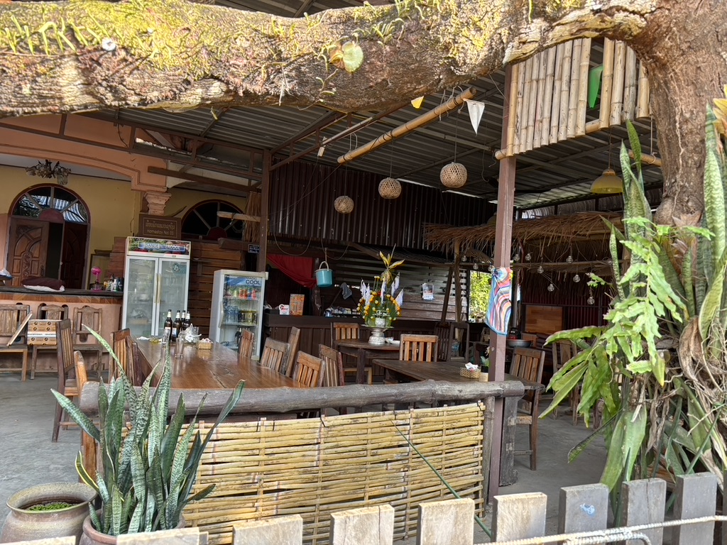 dong daeng restaurant